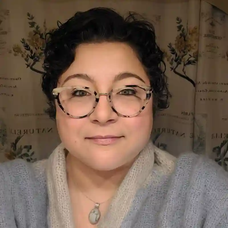 Jeannette Makad Headshot