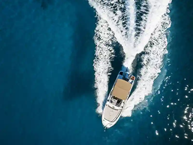 An arial view of a small speedboat